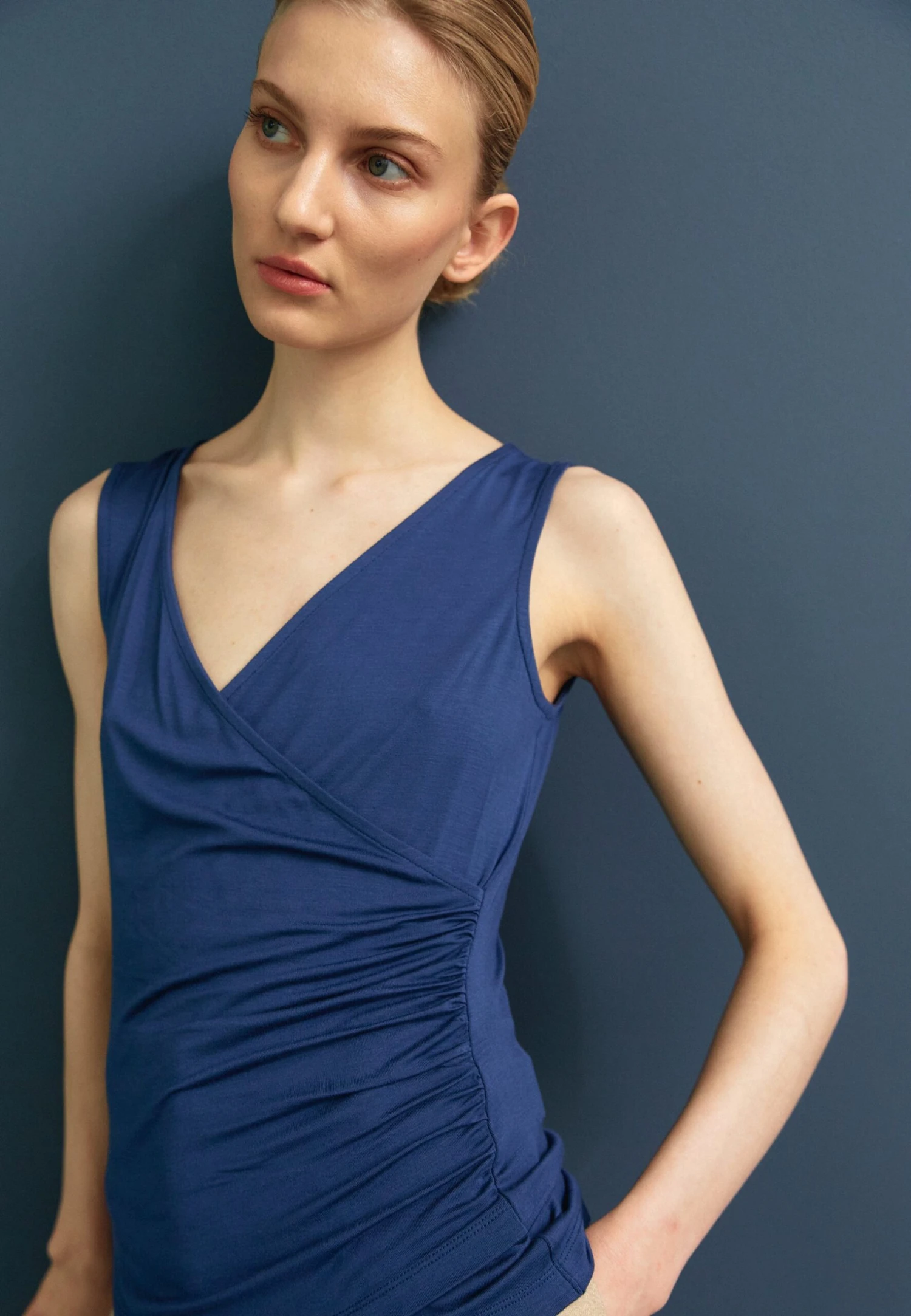 Anna Field Top - Dark Blue 3 Anna Field Top - Dark Blue