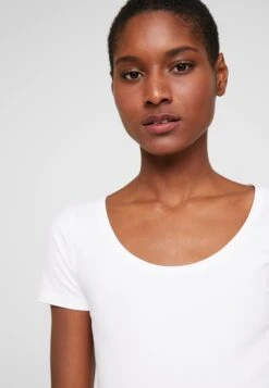 Anna Field 2 Pack- T-Shirt Basic - Black/White 11 Anna Field 2 Pack- T-Shirt Basic - Black/White -Anna Field 17b1a389985b4b9d950440197194bed8