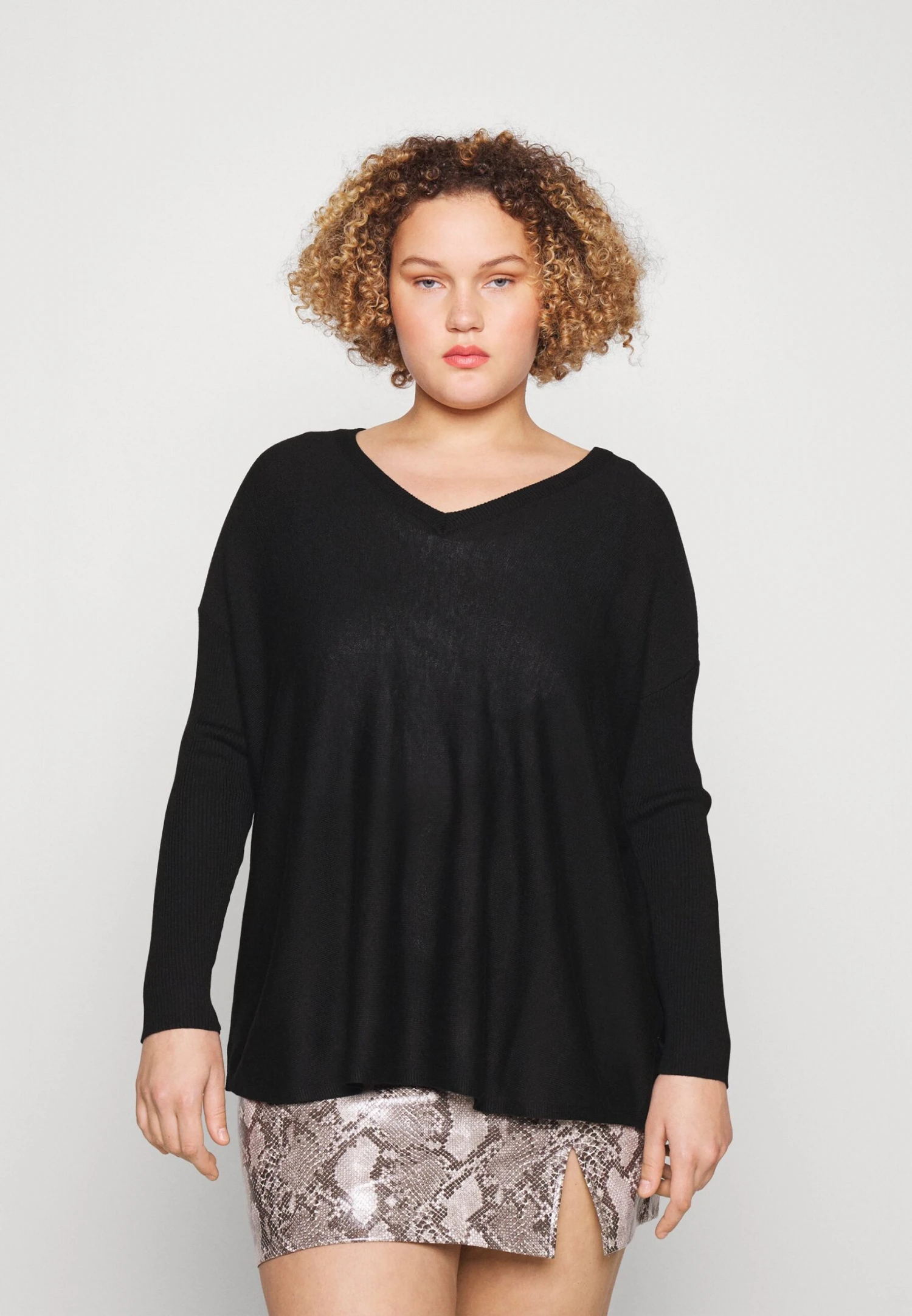 Plus Size - Trui - Black 3 Plus Size - Trui - Black