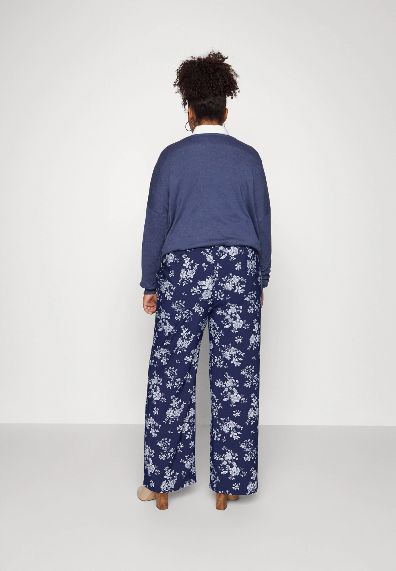 Wide Leg Pant - Broek - Dark Blue/Off-White 5 Wide Leg Pant - Broek - Dark Blue/Off-White - Afbeelding 3
