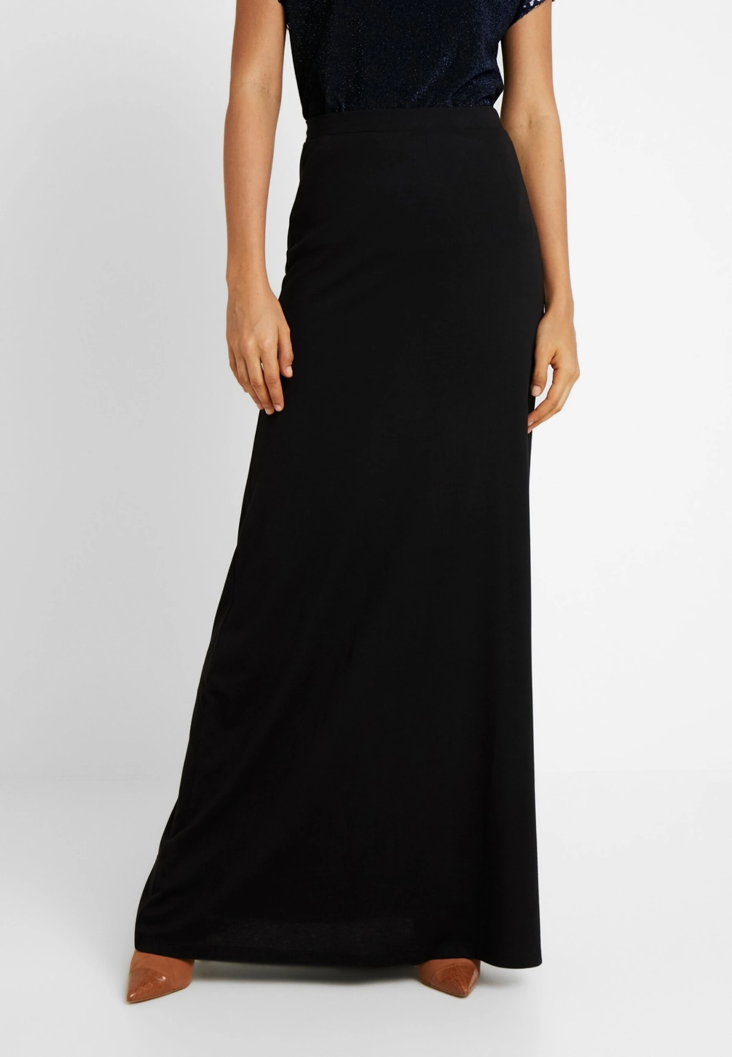 Maxirok - Black 3 Maxirok - Black