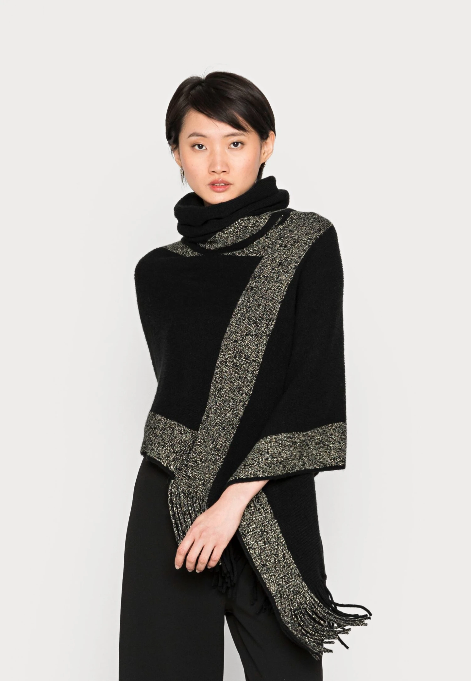 Anna Field Poncho - Black / Gold 3 Anna Field Poncho - Black / Gold
