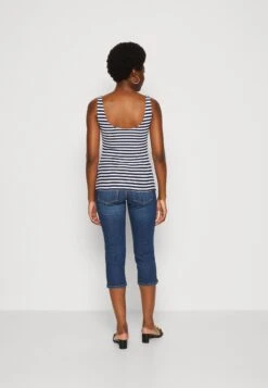 Anna Field Top - White/Blue 10 Anna Field Top - White/Blue -Anna Field 444c0ac8e30b4e2f9dc96f6c8964187a