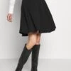 Anna Field Basic Mini A-Line Skirt - Minirok - Black 2 Anna Field Basic Mini A-Line Skirt - Minirok - Black -Anna Field 463ee107b5bb41bc8529e1f7aa418e7f