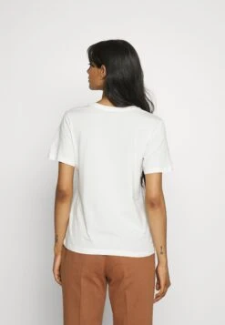 Anna Field T-Shirt Basic - Off White 9 Anna Field T-Shirt Basic - Off White -Anna Field 56054d64cd51450fad5d761e2ffcfa96