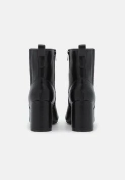 Anna Field Korte Laarzen - Black 10 Anna Field Korte Laarzen - Black -Anna Field 5d2d432fbb5944eab4f8cbec25e459e2