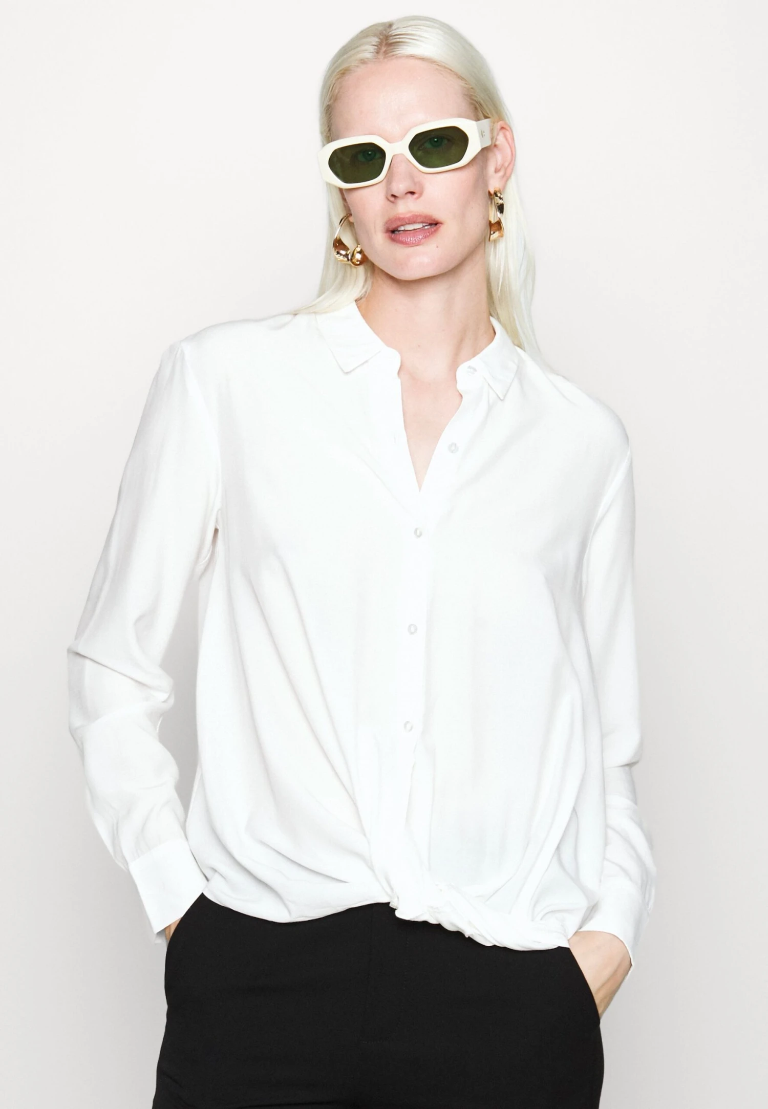 Blouse -White 6 Blouse -White - Afbeelding 4