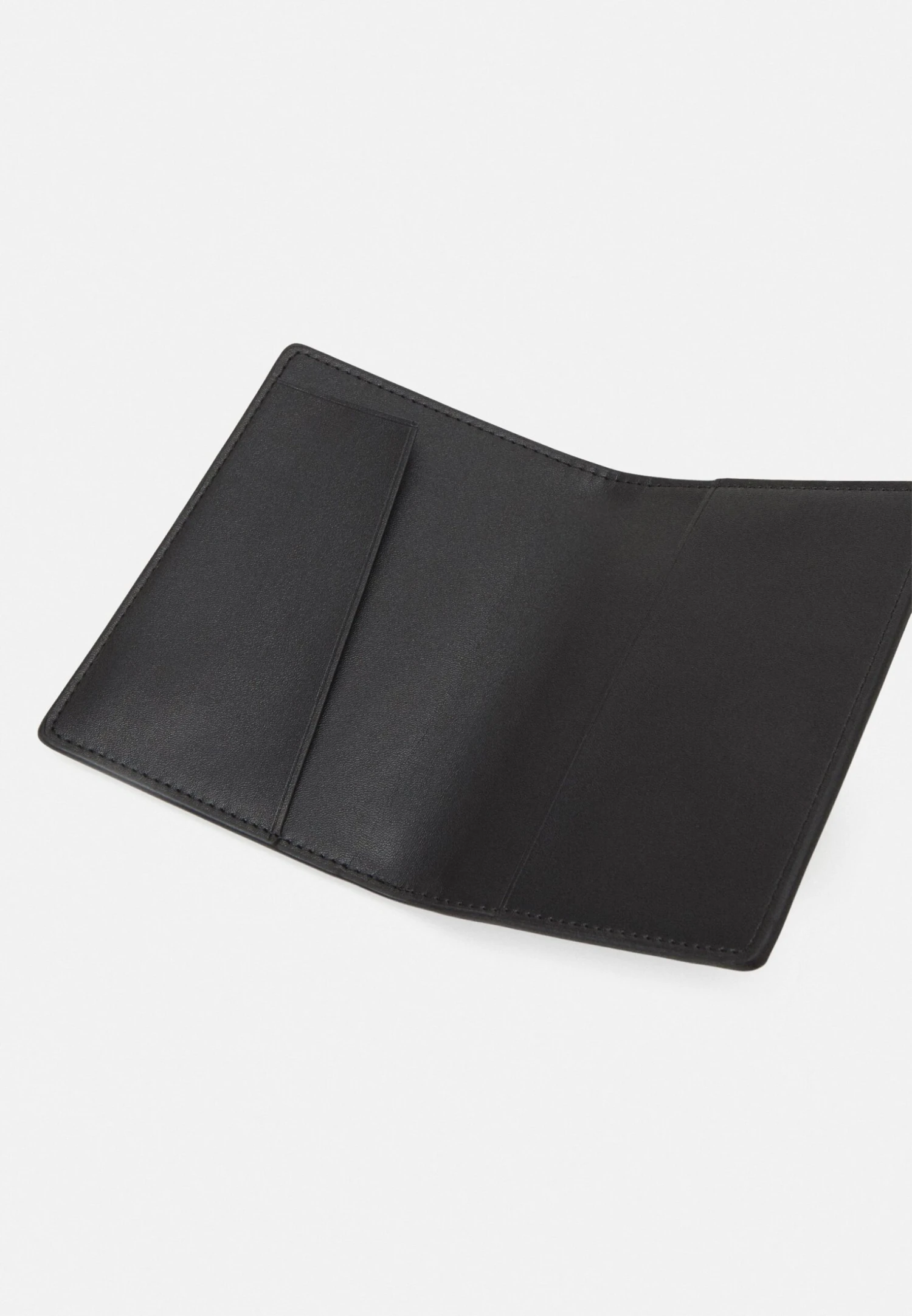 Anna Field Passport Case And Luggage Tag Set - Paspoorthouder - Black 5 Anna Field Passport Case And Luggage Tag Set - Paspoorthouder - Black - Afbeelding 3