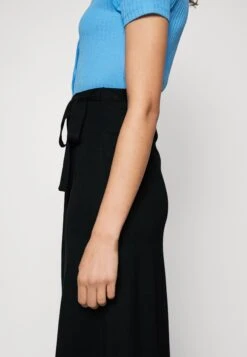 Anna Field Basic Wrap Over Midi Skirt- A-Lijn Rok - Black 15 Anna Field Basic Wrap Over Midi Skirt- A-Lijn Rok - Black -Anna Field 803d7cd6783d444c9f967014797606fc