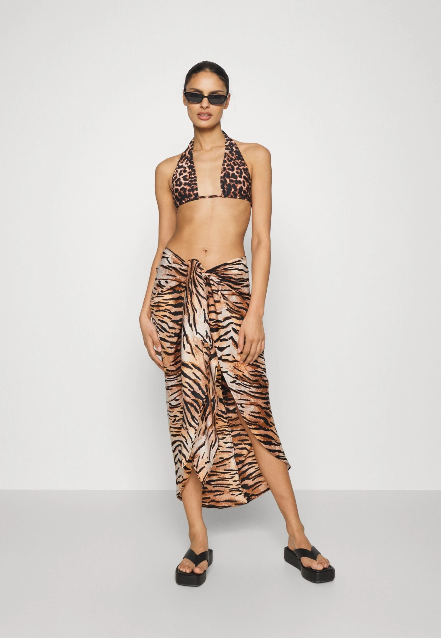 Anna Field Geo Print Sarong / 917 - Multi-Coloured - Wikkelrok - Multi-Coloured 4 Anna Field Geo Print Sarong / 917 - Multi-Coloured - Wikkelrok - Multi-Coloured - Afbeelding 2