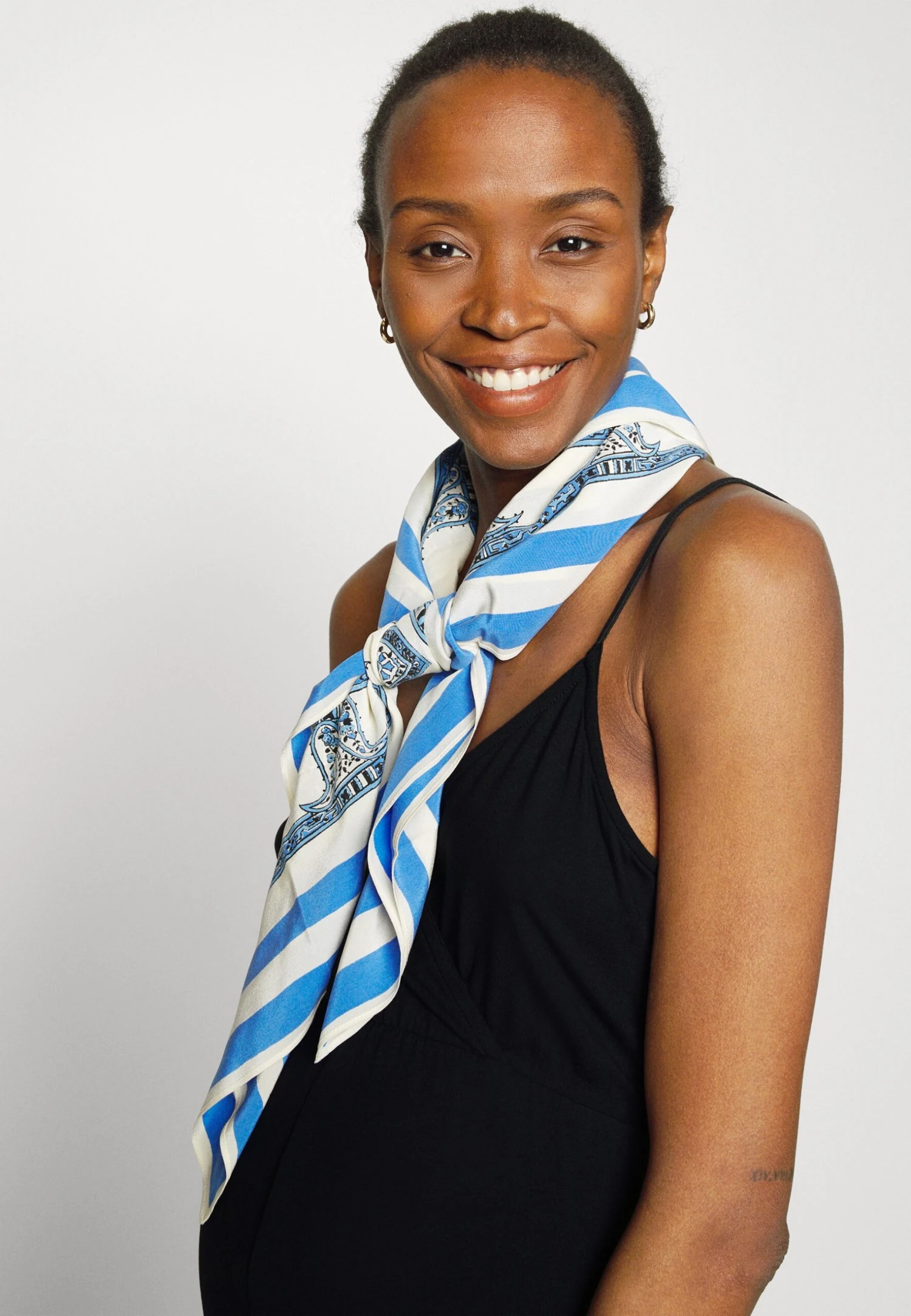 Strappy Drappy Cintered- Jumpsuit - Black 6 Strappy Drappy Cintered- Jumpsuit - Black - Afbeelding 4