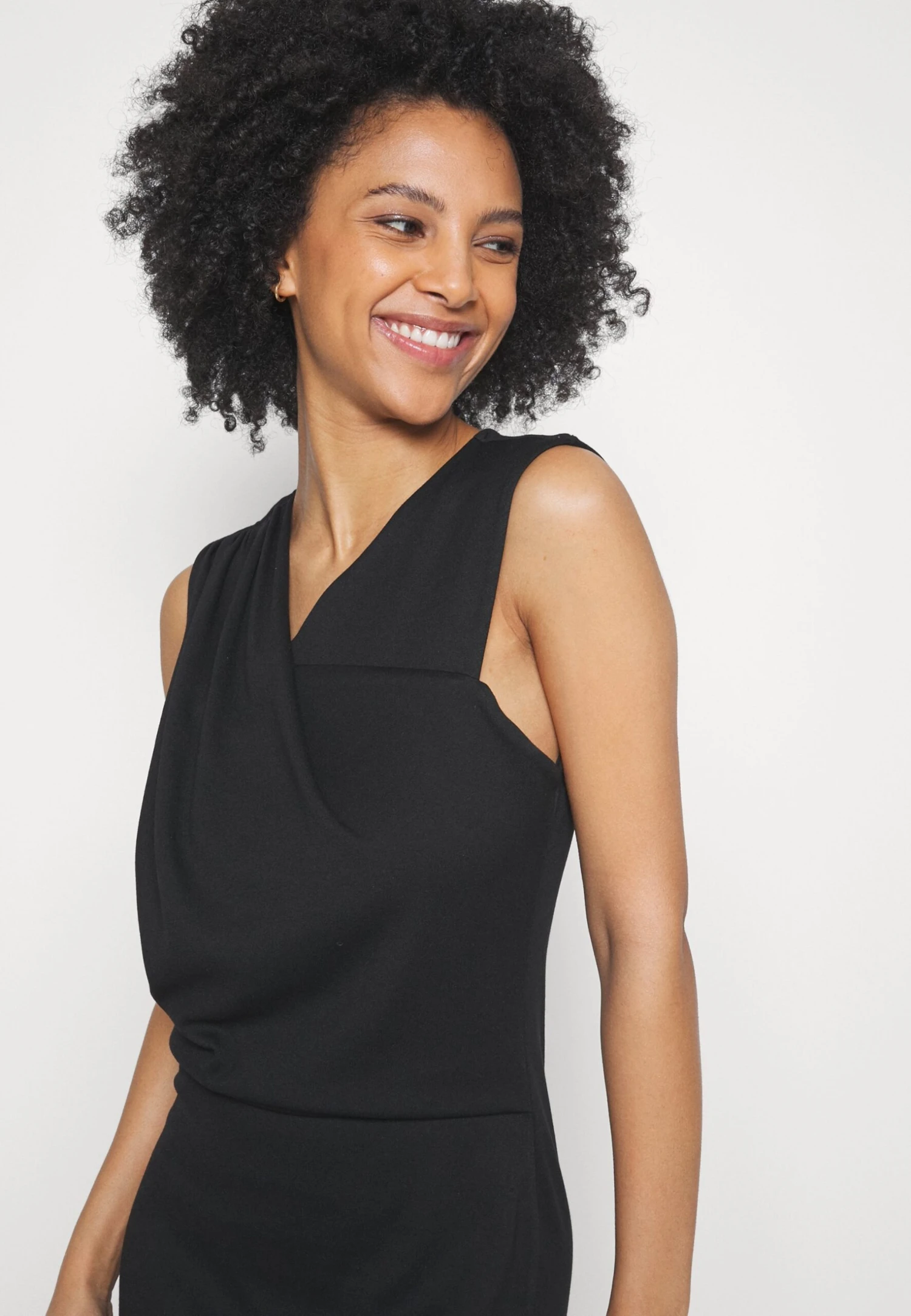 Drapped Neckline Smart Bodycon Sleeveless Mini Dress - Jerseyjurk - Black 6 Drapped Neckline Smart Bodycon Sleeveless Mini Dress - Jerseyjurk - Black - Afbeelding 4