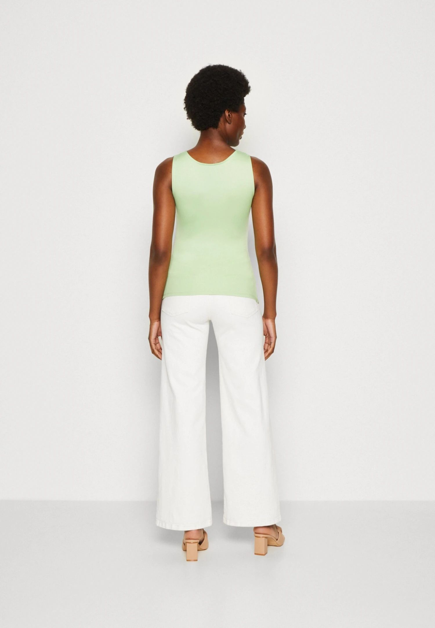 Anna Field Top - Light Green 5 Anna Field Top - Light Green - Afbeelding 3