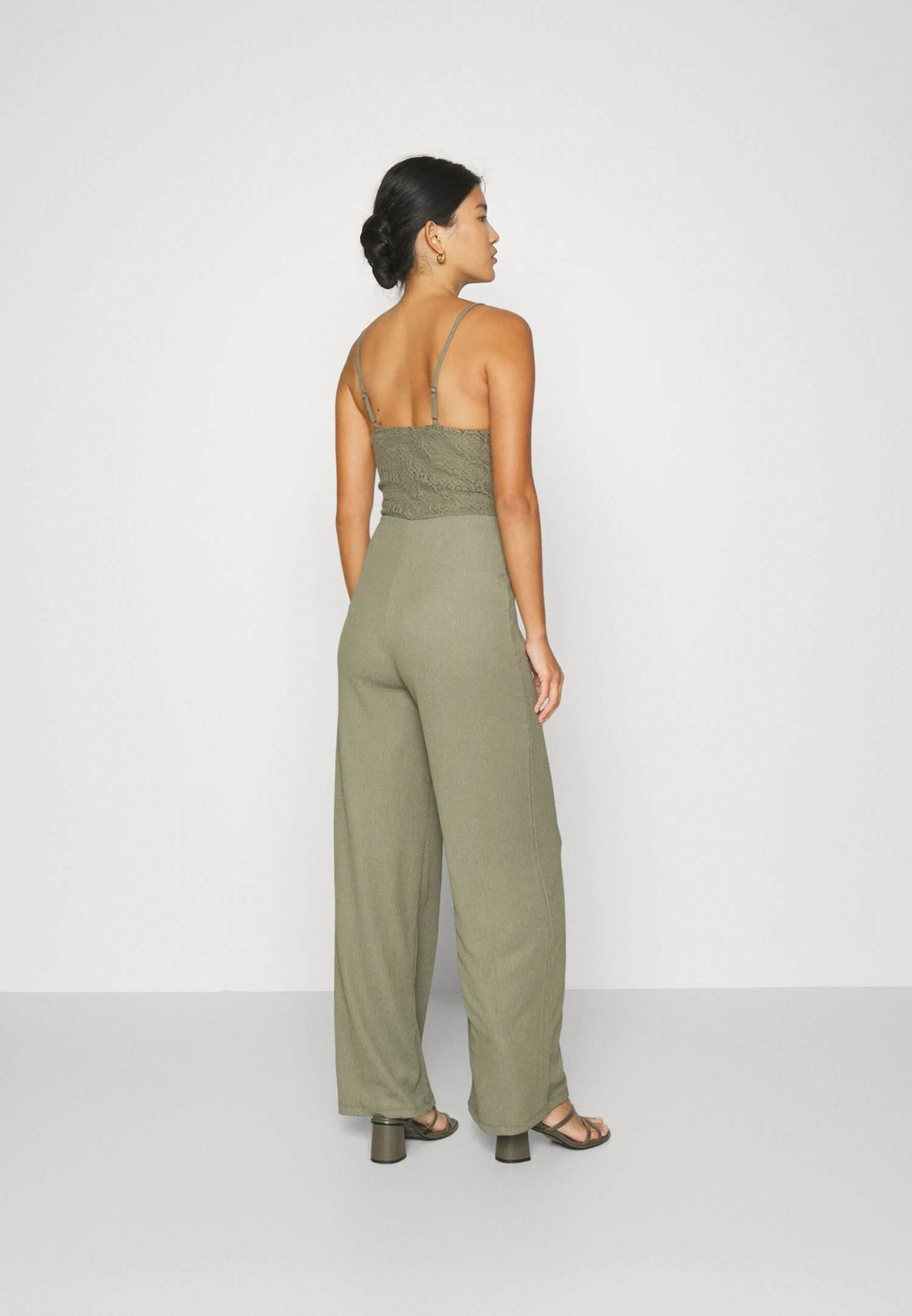 Anna Field Jumpsuit - Olive 5 Anna Field Jumpsuit - Olive - Afbeelding 3