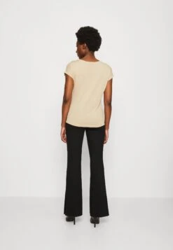 Anna Field 3 Pack - T-Shirt Basic - Beige/Off-White/Red 12 Anna Field 3 Pack - T-Shirt Basic - Beige/Off-White/Red -Anna Field ae122f093c1a4c4dbdc7d2f3c203b300