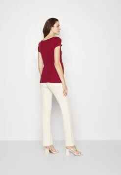 T-Shirt Basic - Dark Red 9 T-Shirt Basic - Dark Red -Anna Field ccadba0f9f294503a3a65abb33746374