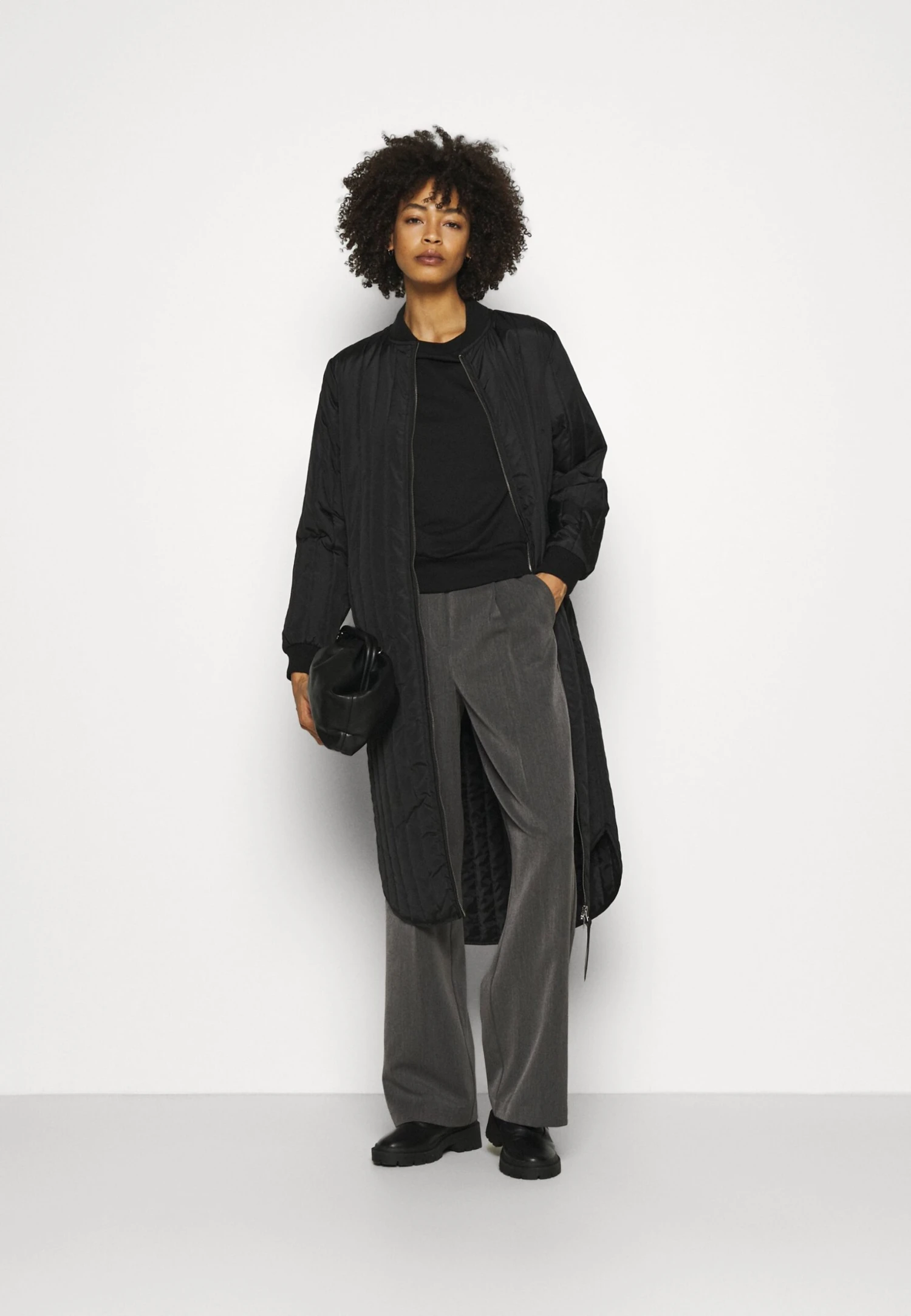 Anna Field Basic CleanCrew Neck Sweatshirt- Sweater - Black 4 Anna Field Basic CleanCrew Neck Sweatshirt- Sweater - Black - Afbeelding 2