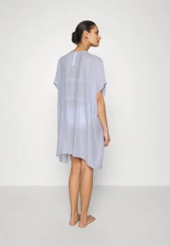 Anna Field Printed Short Kimono / 606 - Khaki_003 - Off-White - Strandaccessoire - 502 - Blue 9 Anna Field Printed Short Kimono / 606 - Khaki_003 - Off-White - Strandaccessoire - 502 - Blue -Anna Field ebe4555cc27f4c5990f5824b3719746a